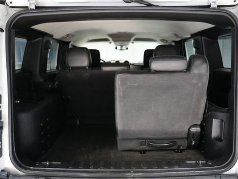 Used 2005 HUMMER H2 Base w/ Preferred Equipment Group image 8