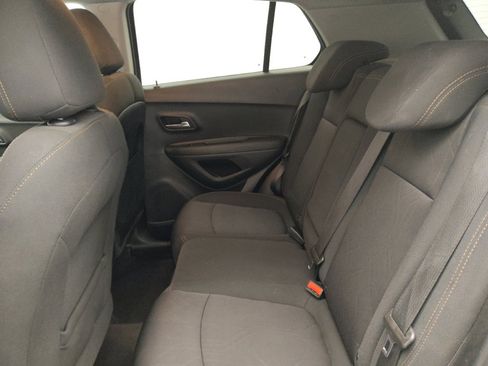Used 2020 Chevrolet Trax LT FWD image 18