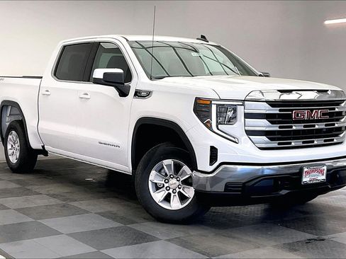 New 2026 GMC Sierra 1500 SLE image 1