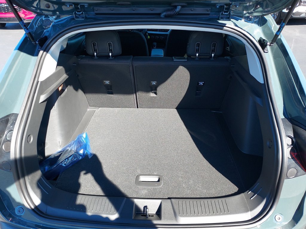 New 2026 Chevrolet Trax LS w/ LS Convenience Package FWD image 9