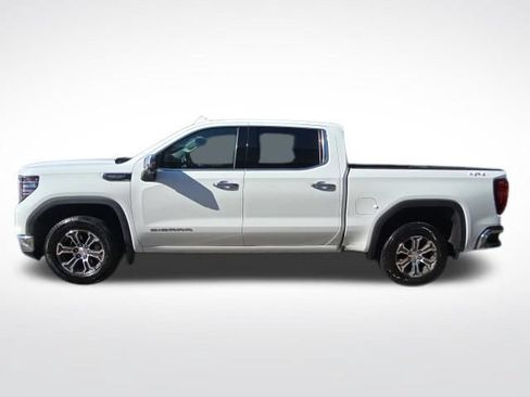 Used 2025 GMC Sierra 1500 SLT AWD/4WD image 2