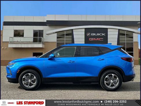 Used 2025 Chevrolet Blazer LT w/ Driver Confidence Package FWD image 2