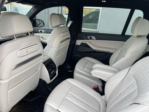 Used 2024 BMW X7 M60i w/ Executive Package image 30
