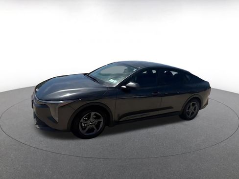 Used 2025 Kia K4 LXS image 8