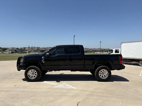 Used 2019 Ford F250 Lariat w/ Lariat Value Package AWD/4WD image 2