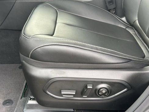 New 2026 Jeep Grand Cherokee Limited image 9