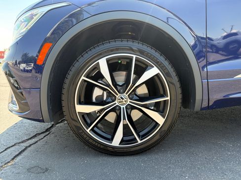 Used 2022 Volkswagen Tiguan SEL R-Line AWD/4WD image 26