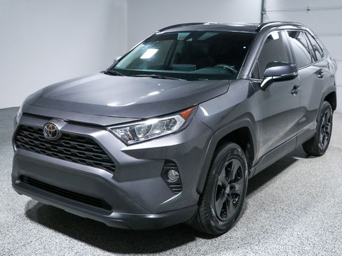 Used 2021 Toyota RAV4 XLE w/ Convenience Package FWD image 32