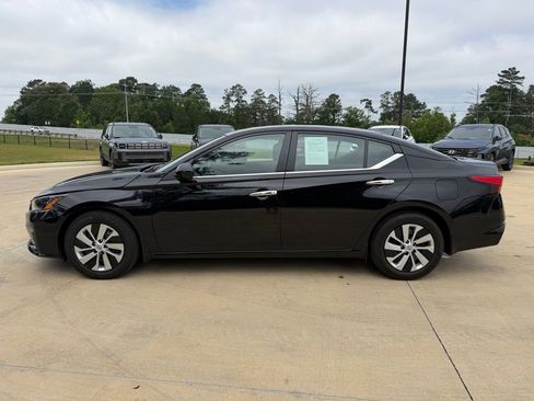Used 2023 Nissan Altima 2.5 S FWD image 2
