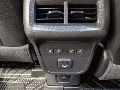Certified 2024 Chevrolet Equinox Premier AWD/4WD image 26