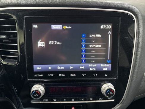 Used 2020 Mitsubishi Outlander SE image 19