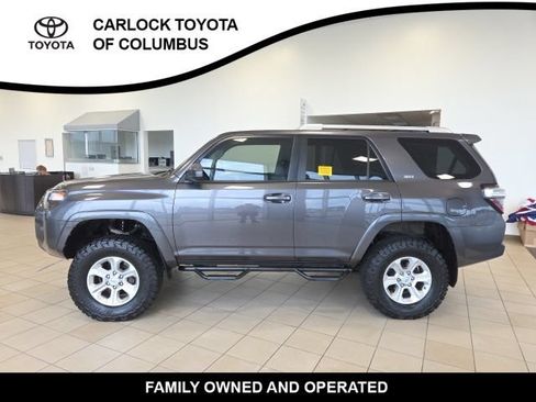 Used 2016 Toyota 4Runner SR5 AWD/4WD image 3