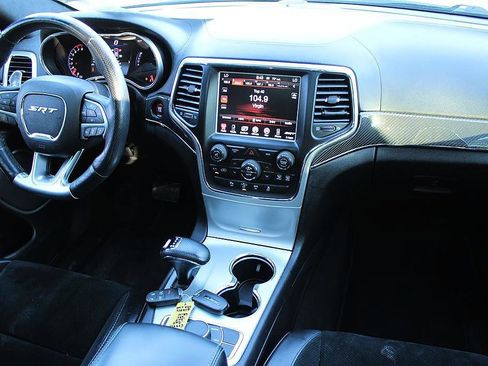 Used 2015 Jeep Grand Cherokee SRT w/ Luxury Group II AWD/4WD image 19