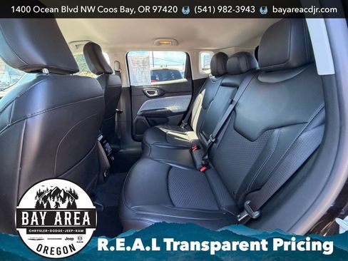 Used 2022 Jeep Compass Latitude FWD image 17