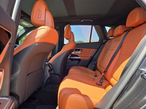 New 2025 Mercedes-Benz GLC 300 image 13