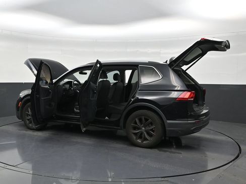 Used 2024 Volkswagen Tiguan SE FWD image 31