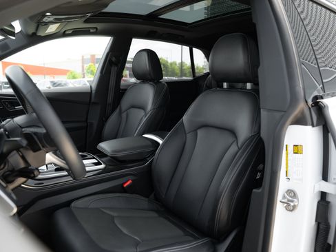 Certified 2025 Audi Q8 Prestige w/ Prestige Package AWD/4WD image 19