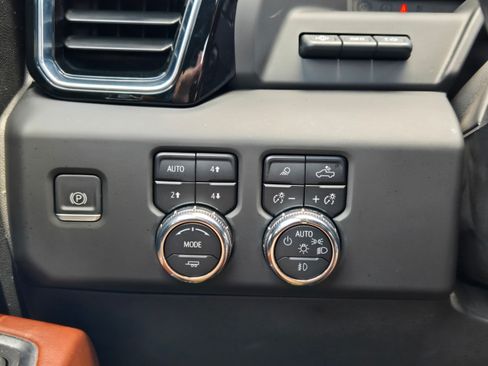 Used 2023 GMC Sierra 1500 Denali Ultimate AWD/4WD image 19