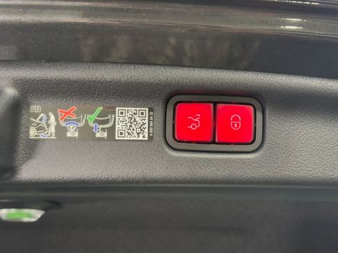 Certified 2025 Mercedes-Benz C 300 4MATIC Sedan image 29