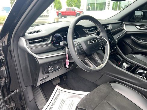 Used 2023 Jeep Grand Cherokee L Laredo AWD/4WD image 24