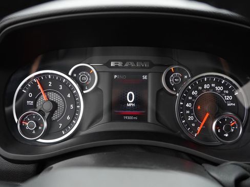 Certified 2025 RAM 2500 Big Horn AWD/4WD image 34