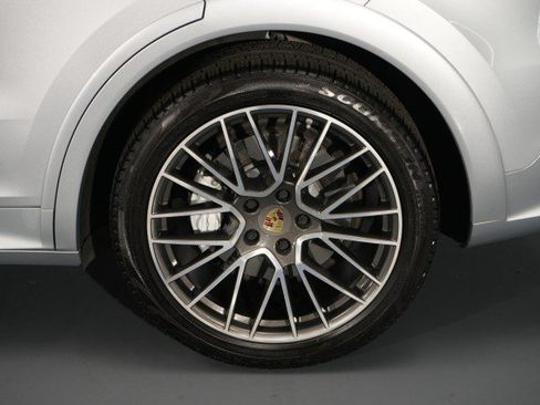 Used 2019 Porsche Cayenne Turbo AWD/4WD image 30