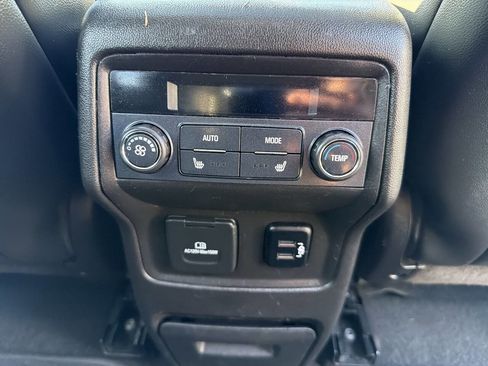 Used 2017 GMC Acadia Denali w/ Technology Package AWD/4WD image 24