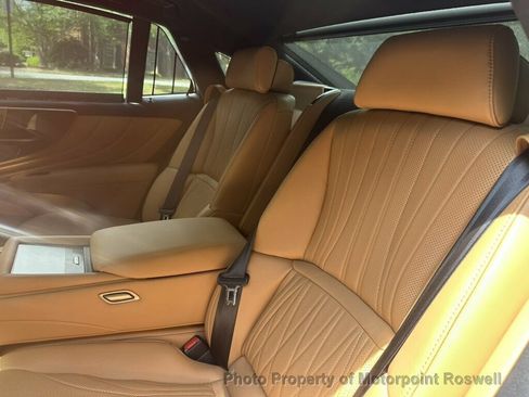 Used 2024 Lexus LS 500h AWD w/ Luxury Package image 28