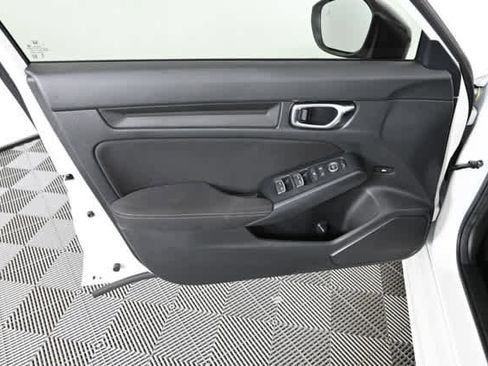 Used 2025 Honda Civic Sport image 16