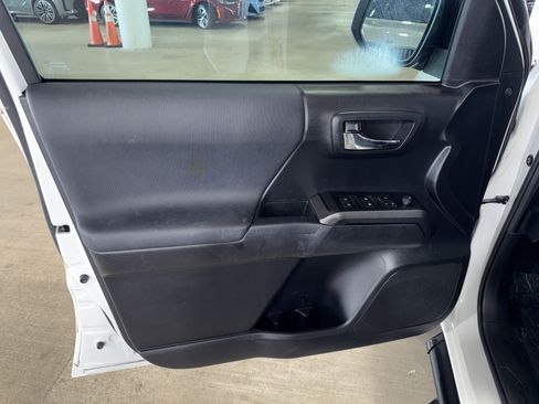 Used 2021 Toyota Tacoma TRD Sport RWD image 16