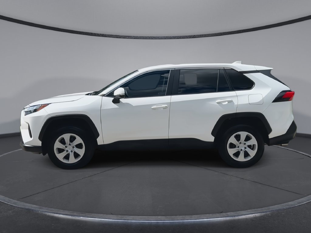 Used 2024 Toyota RAV4 LE FWD image 5