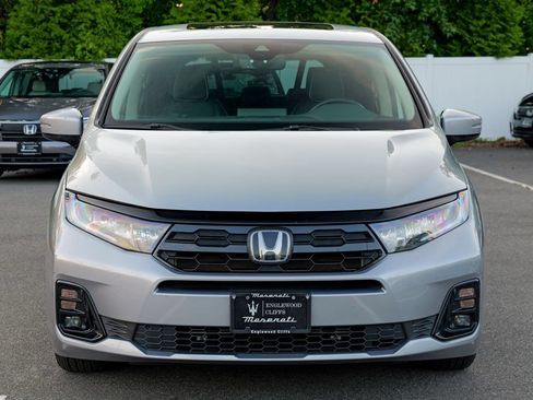 Used 2025 Honda Odyssey Elite image 2