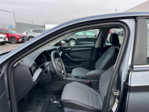 Used 2025 Volkswagen Jetta SE image 26