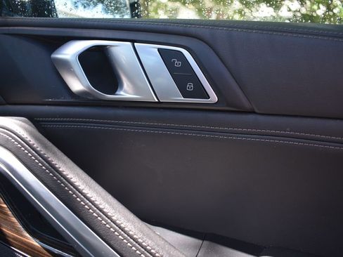 Used 2025 BMW X6 xDrive40i AWD/4WD image 25