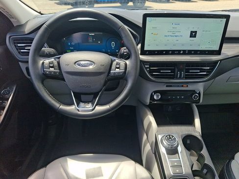 Used 2025 Ford Escape Platinum w/ Premium Technology Package AWD/4WD image 11