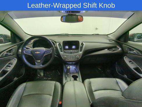Used 2020 Chevrolet Malibu LT w/ Leather Package FWD image 19