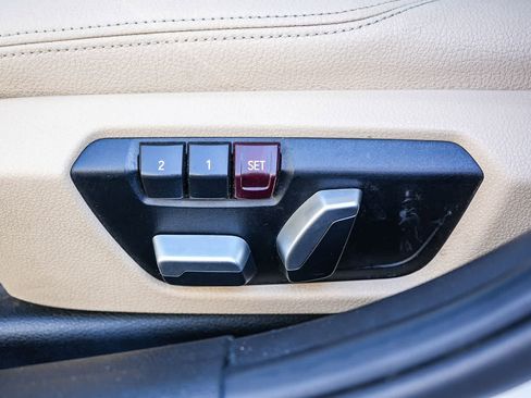 Used 2018 BMW 320i Sedan RWD image 22