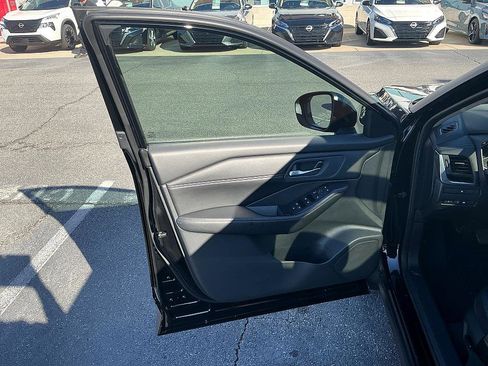 Certified 2025 Nissan Rogue SV w/ SV Premium Package image 11