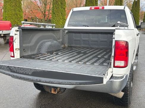 Used 2018 RAM 3500 Tradesman w/ Chrome Appearance Group image 10