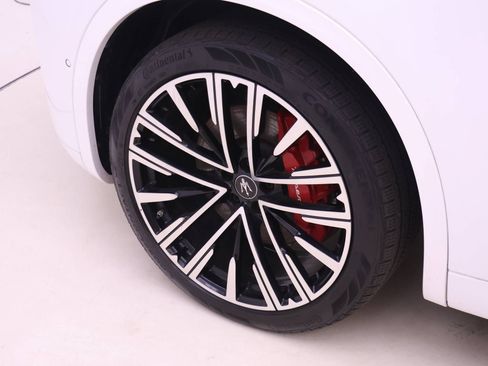 Certified 2023 Maserati Grecale Modena AWD/4WD image 22