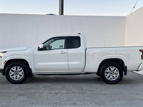 Used 2024 Nissan Frontier SV w/ SV Convenience Package image 6