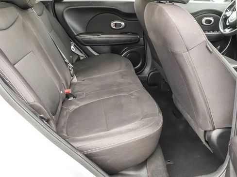 Used 2017 Kia Soul image 29