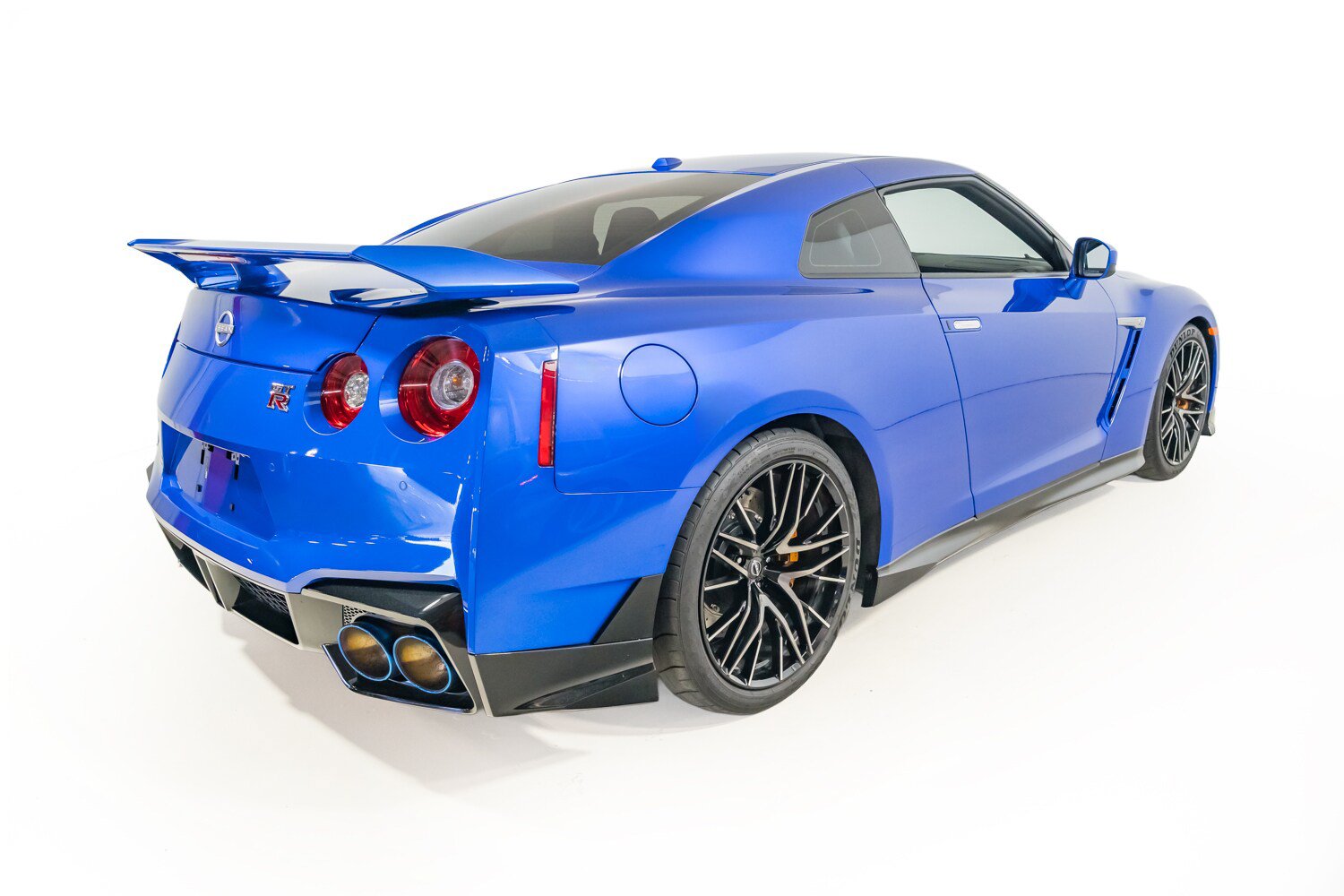 Used 2024 Nissan GT-R w/ Floor Mat Package AWD/4WD image 9