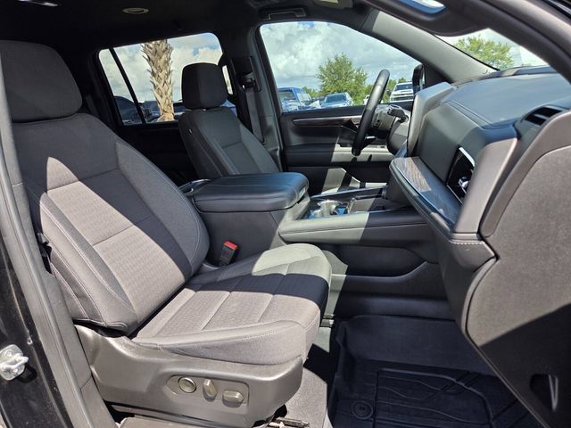 Certified 2025 Chevrolet Suburban LS AWD/4WD image 17