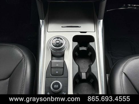 Used 2022 Ford Explorer Limited image 19