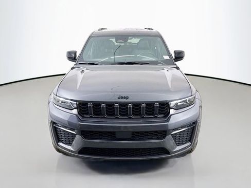New 2026 Jeep Grand Cherokee Laredo image 2