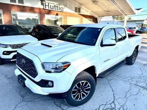 Used 2021 Toyota Tacoma TRD Sport AWD/4WD image 1
