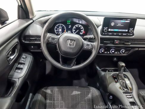 Used 2023 Honda HR-V LX image 17
