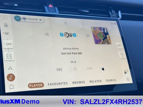 Used 2024 Land Rover Range Rover Evoque Dynamic SE image 37