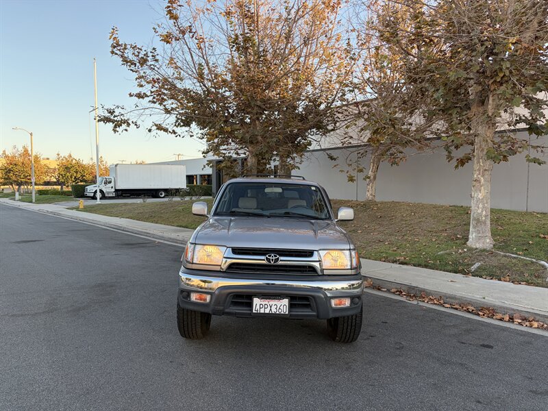 Used 2001 Toyota 4Runner SR5 RWD image 3